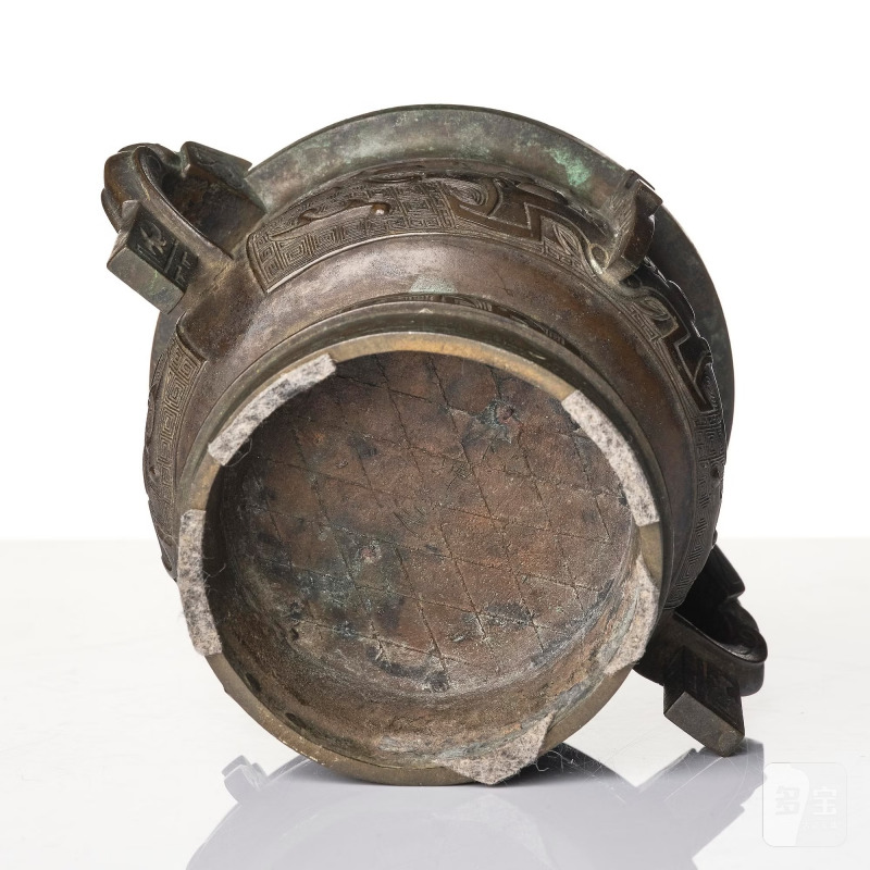 An archaistic bronze vessel, - 图7